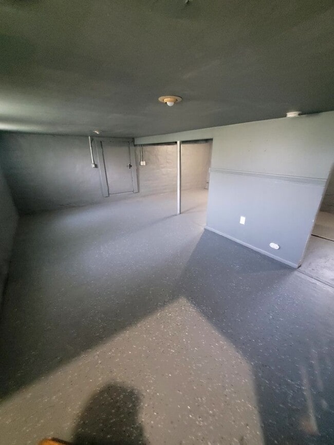 Building Photo - 4 Bedroom home in Roseville