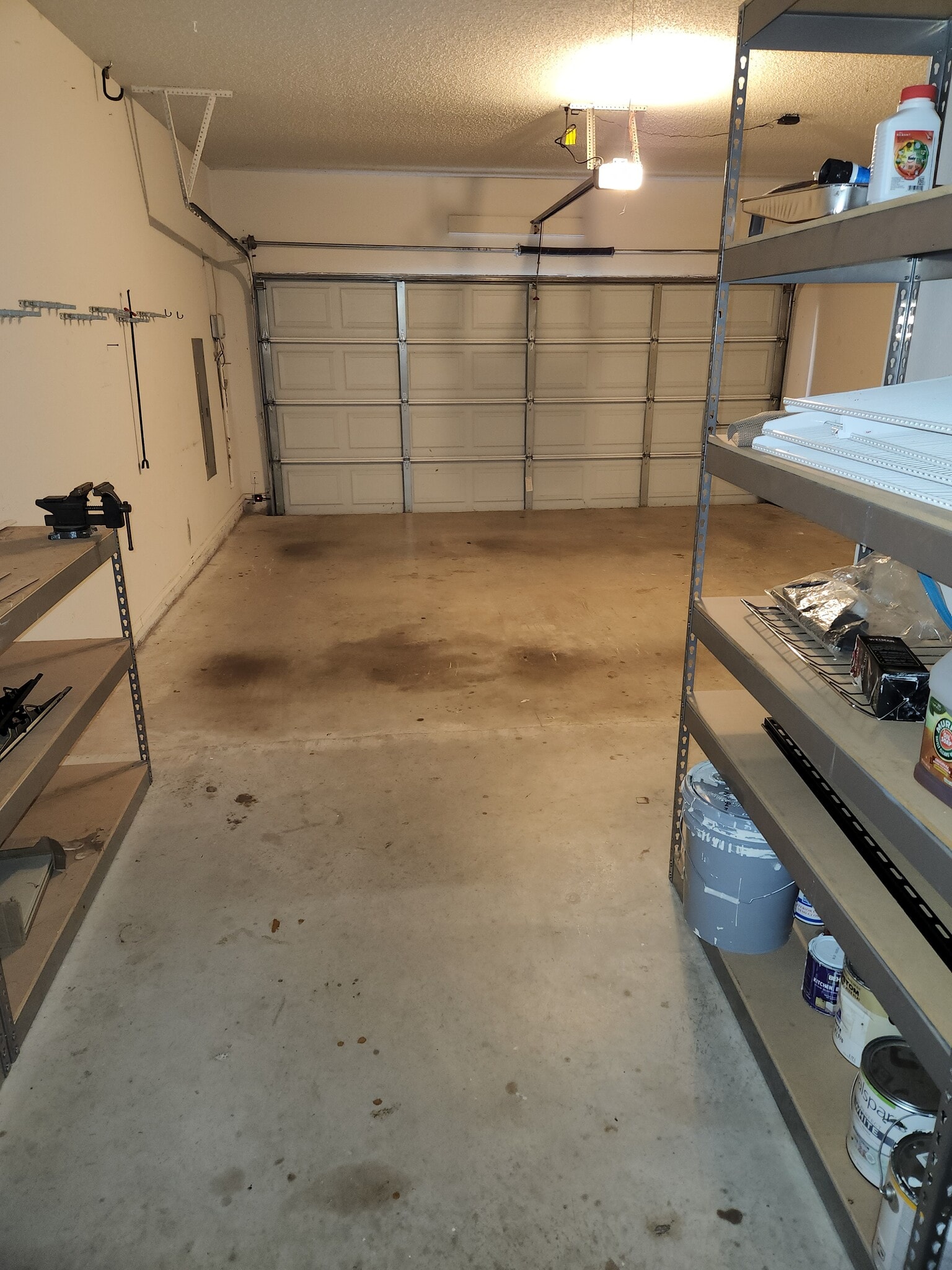Garage - 7207 Juniper Dr