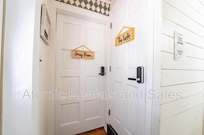 Building Photo - 714 E Jefferson St