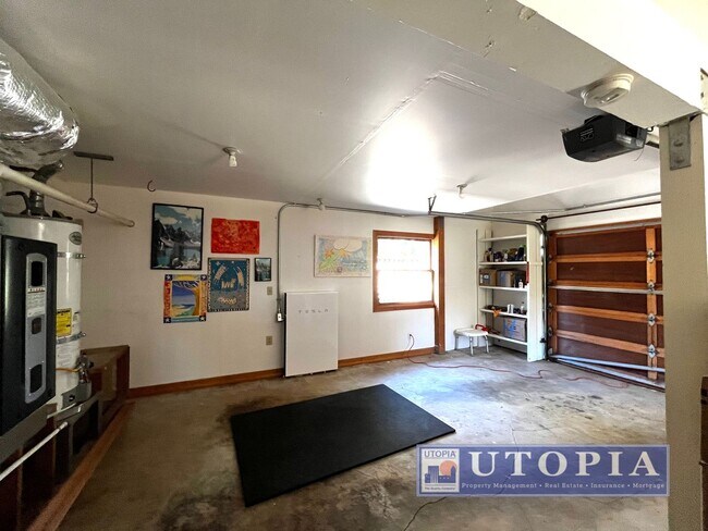 Building Photo - Beautiful, custom finished home in Aptos, ...