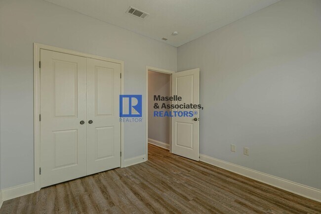 Building Photo - 3 Bed/2 Bath Home in Pearl in Silver Ridge