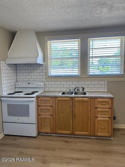 Building Photo - 107 S College Rd