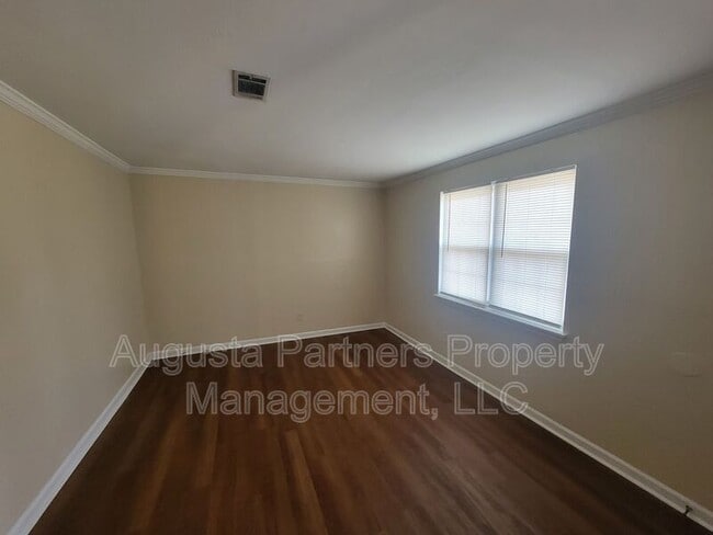 Building Photo - 115 Samarya Ln