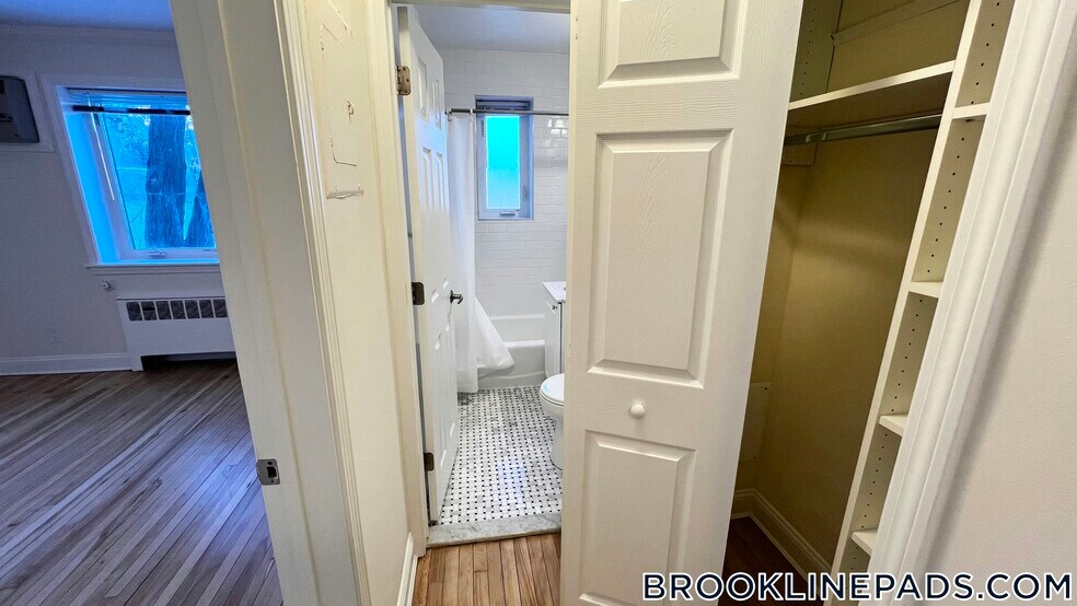 Building Photo - 54 Alton Pl