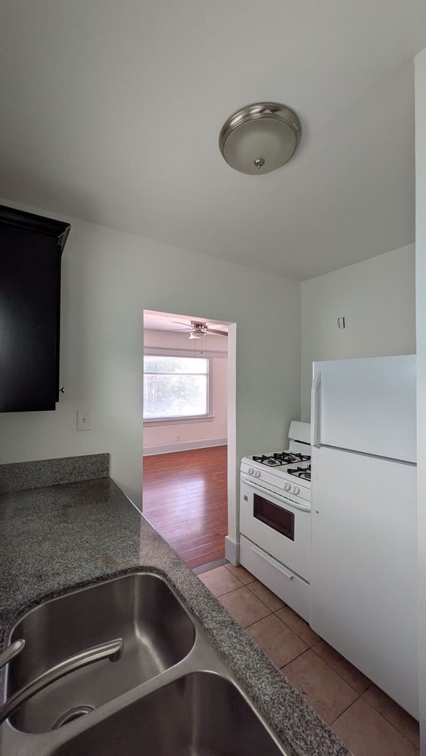 Building Photo - Spacious 1 Bedroom in Long Beach !!!