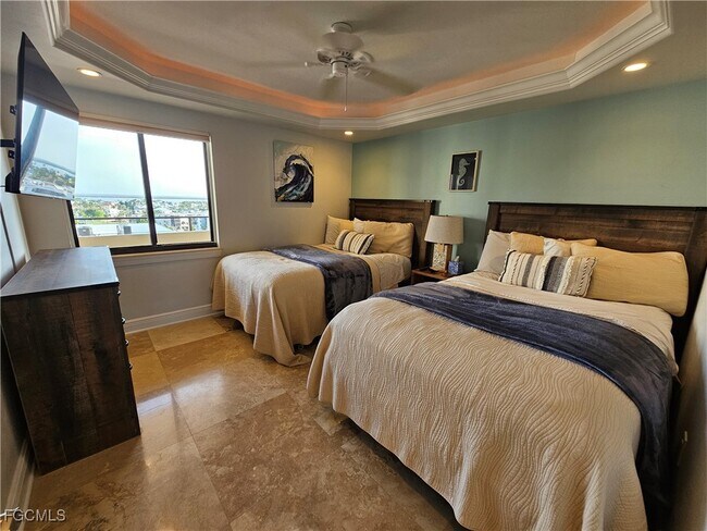 Building Photo - 6672 Estero Blvd