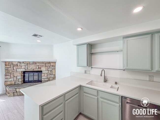Building Photo - SD: Spacious 2BD/2.5BA home in Del Cerro with Fireplace, Private Balcony & 2-Car Garage