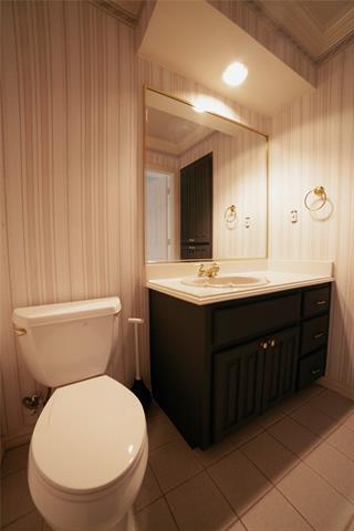 Building Photo - 2423 River Rock Cir