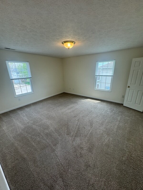 Building Photo - Two Bedroom Townhome