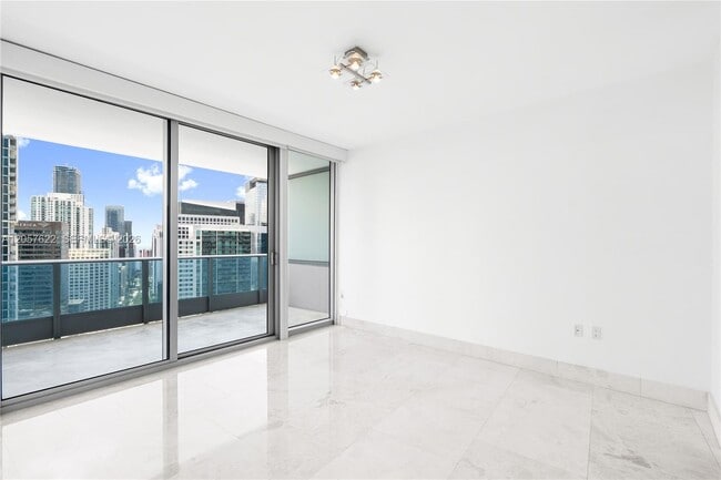 Building Photo - 200 Biscayne Blvd Way