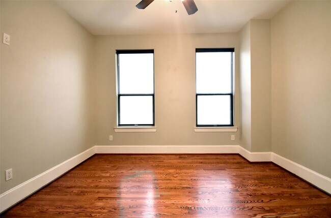 Building Photo - 1538 W 23rd St