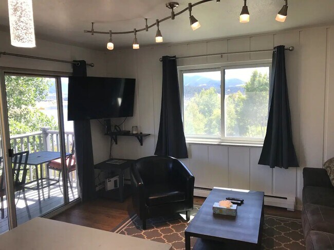 Building Photo - Long Term Rental- Summit Yacht Club 51