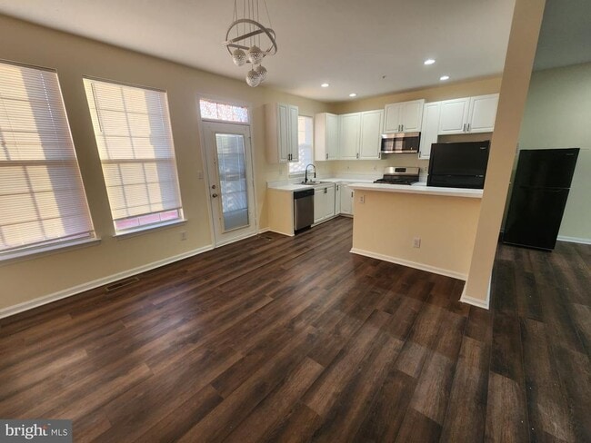 Building Photo - 14120 Silver Teal Way