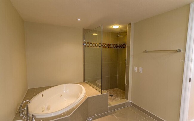 Building Photo - 6600 Sunset Way