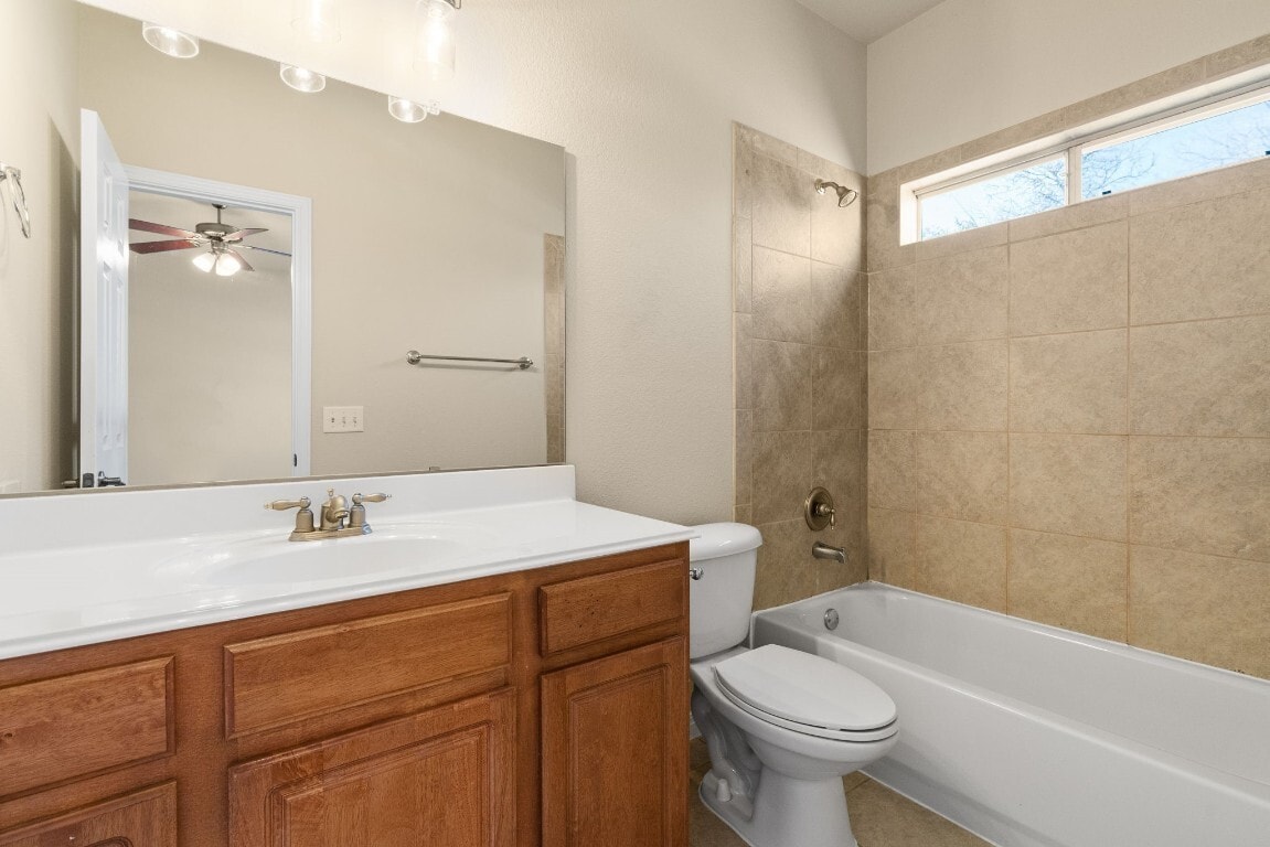 Building Photo - 1810 Adina St