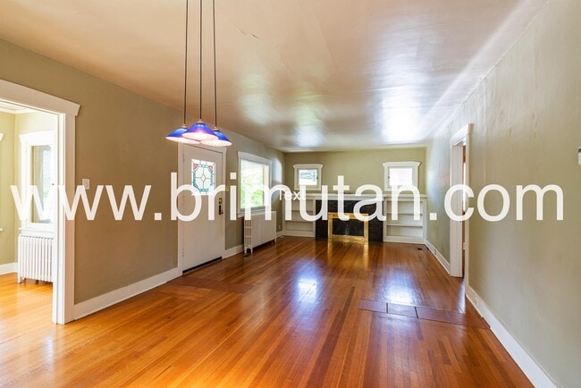 Building Photo - 1475 E Michigan Ave