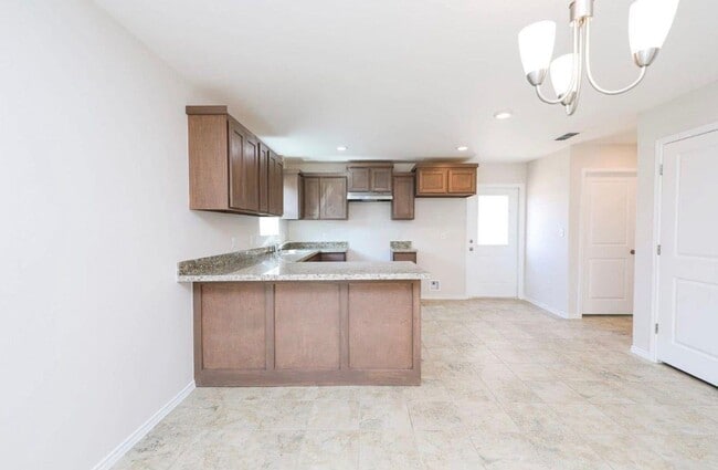 Building Photo - 5202 Anacahuita Dr