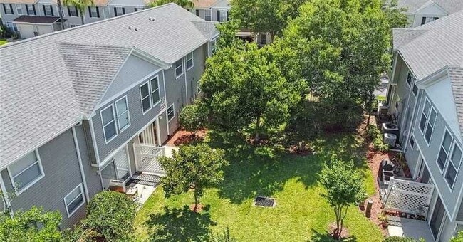 Building Photo - 8006 Thoroughbred Loop