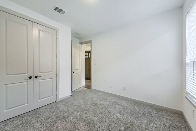 Building Photo - 3413 Daily Harvest Dr