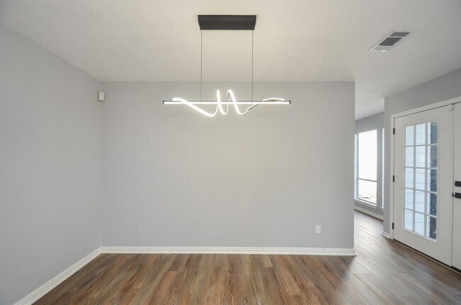 Building Photo - 48 Artesia