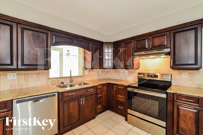 Building Photo - 1257 Poinsettia Dr
