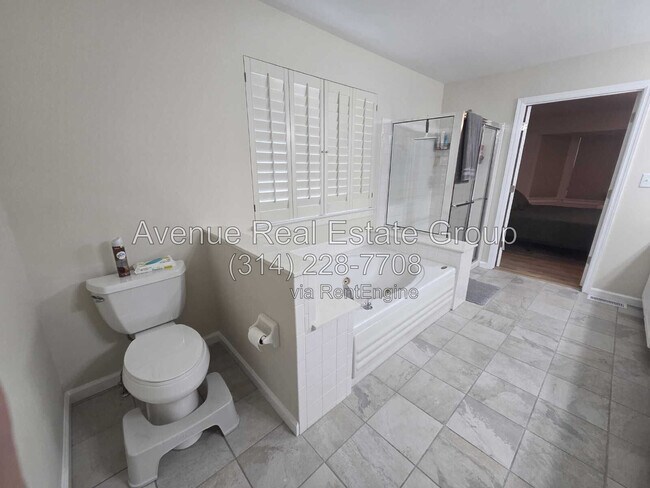 Building Photo - 956 Briar Green Ct