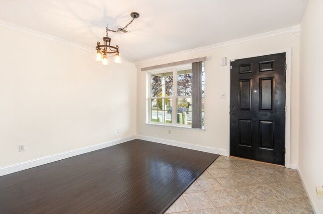 Building Photo - 3 bedroom townhouse in Carlisle