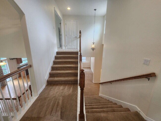 Building Photo - Beautiful 4 Bedroom Home In Beacon Point! Cherry Creek Schools!