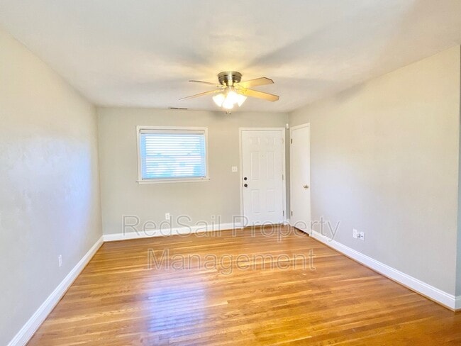 Building Photo - 617 Nottingham Dr