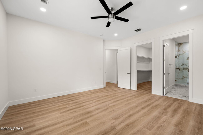 Building Photo - 114 Lake Merial Trail