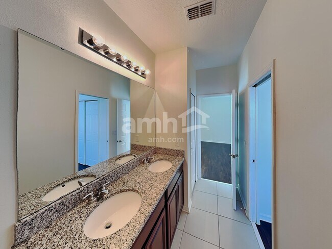 Building Photo - 5405 Manchester Dr