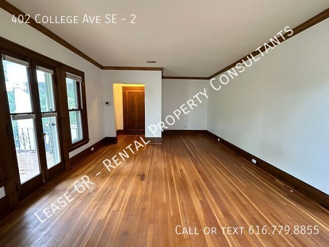 Building Photo - Renovated Two Bedroom in Heritage Hill