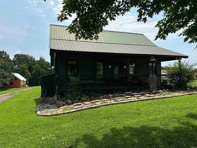 Building Photo - 896 Vaughn Rd