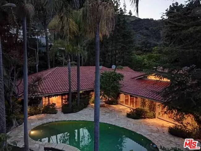 Building Photo - 1681 Stone Canyon Rd