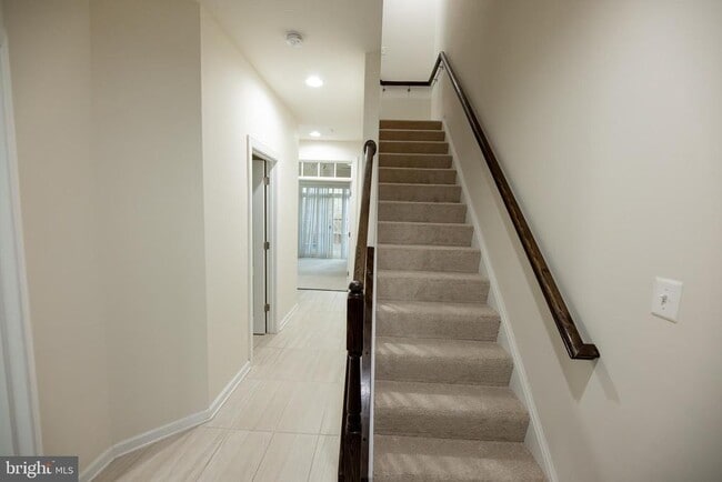 Primary Photo - 7386 Riding Meadow Way