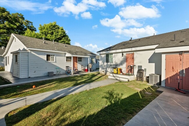 Building Photo - Newly built in El Monte