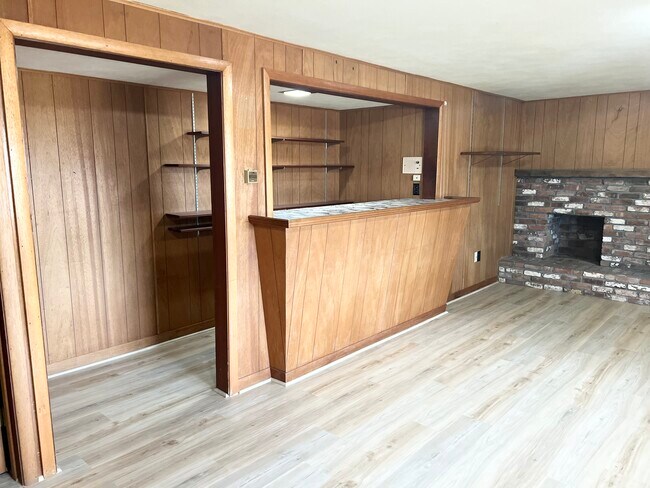 Building Photo - 524 Saybrook Rd