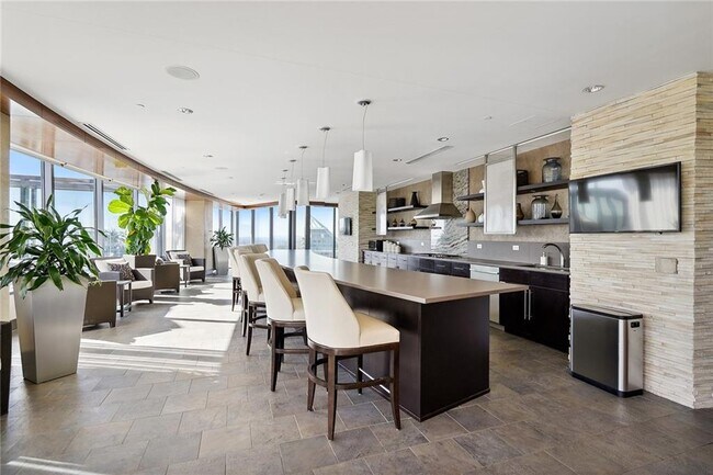 Building Photo - 3344 Peachtree Rd NE