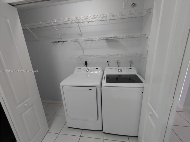 Building Photo - 1137 NW 128th Pl