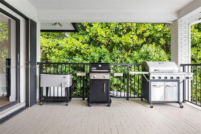 Building Photo - 14615 SW 77th Ct