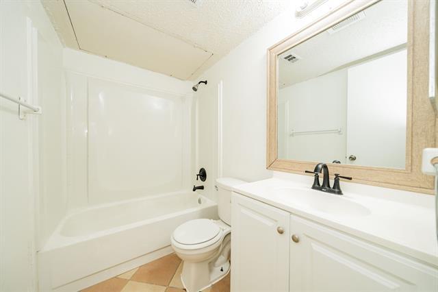 Building Photo - 906 High Country Dr