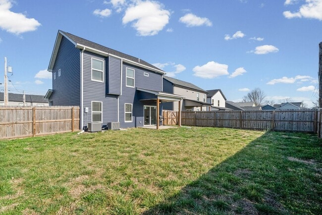 Building Photo - 3 Bedroom 2 1/2 Bath Home For Rent Near Post!