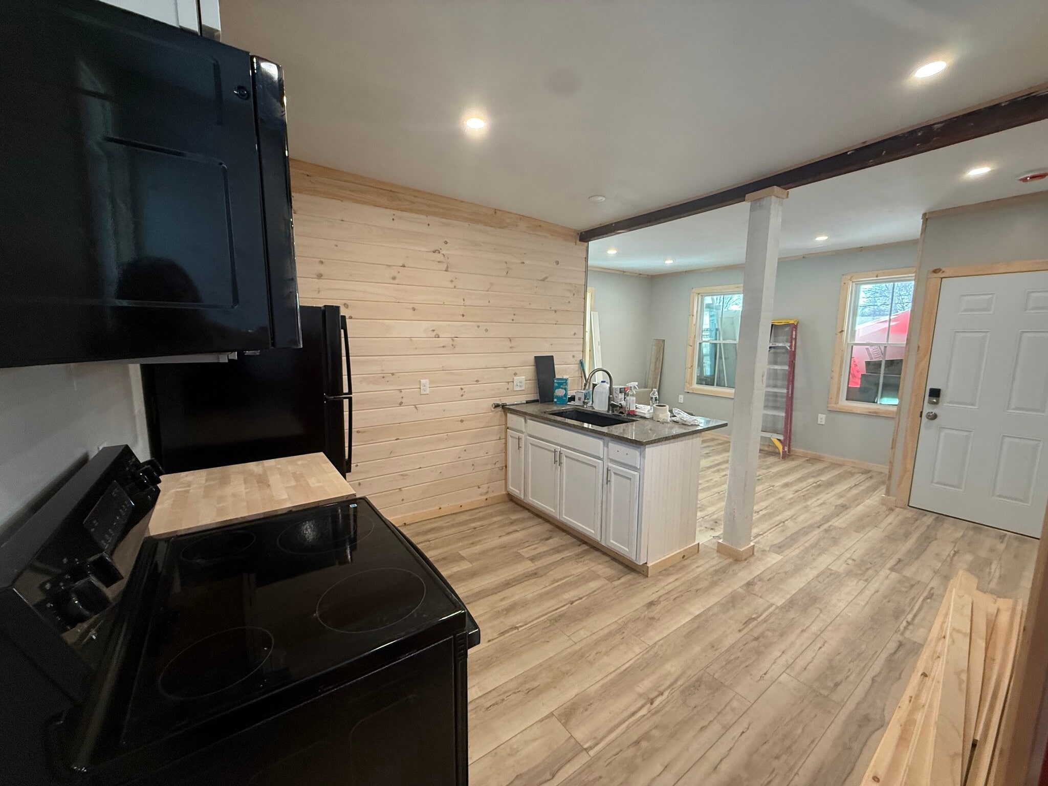 Building Photo - 41 Knapp St