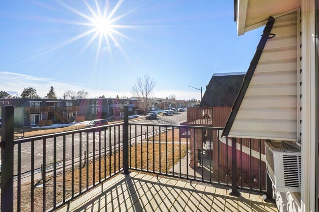 Building Photo - 2-Bedroom Gem with Granite Countertops Available in May