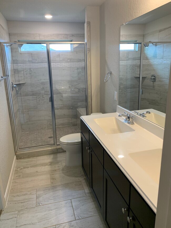 Building Photo - 525 Sentry Valley St