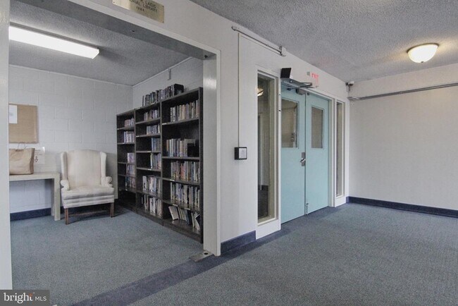 Building Photo - 4515 Willard Ave