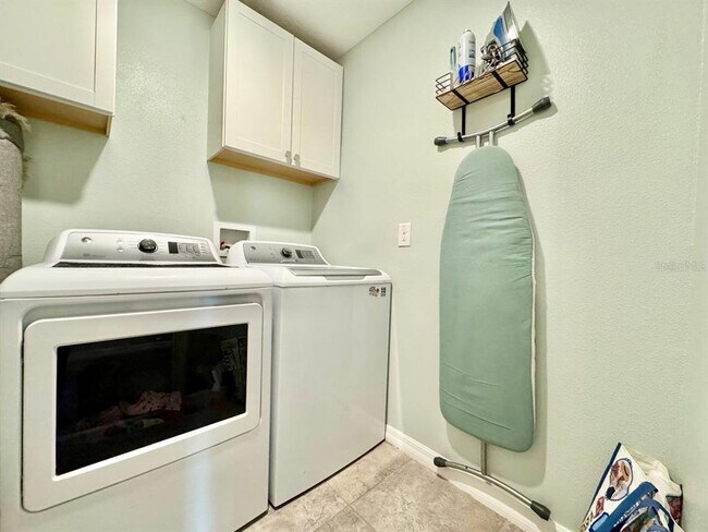 Building Photo - 10509 Carloway Hills Dr