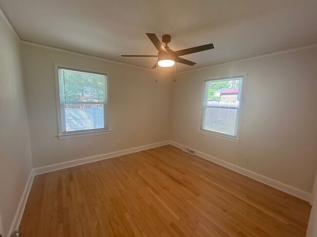Building Photo - 3711 Kaiser Ave