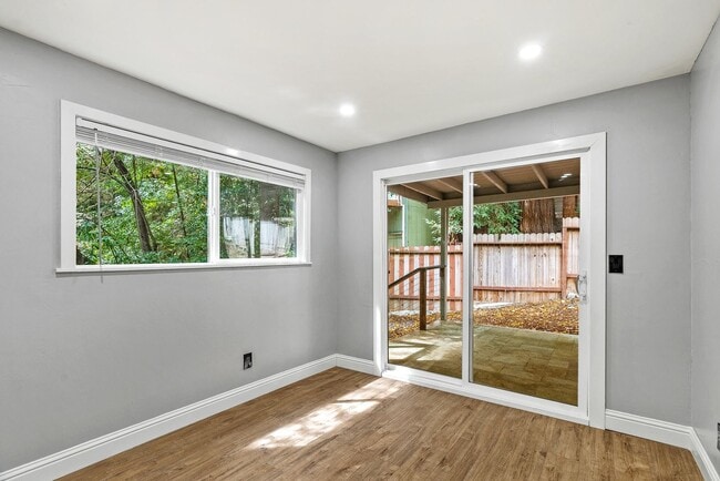 Building Photo - 1st Month FREE!! Riverfront Haven with Pri...