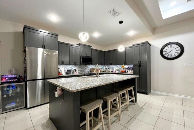 Building Photo - 1512 Latigo Lp